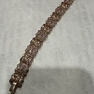 Elegant Gold Bracelet with Intricate Design